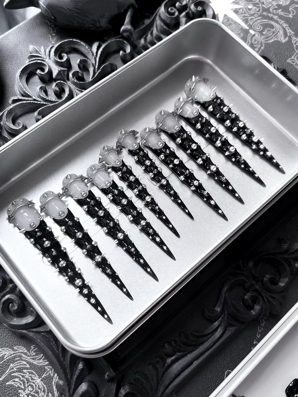Handmade Stiletto Press‑on Nails｜ Spine Of Night
