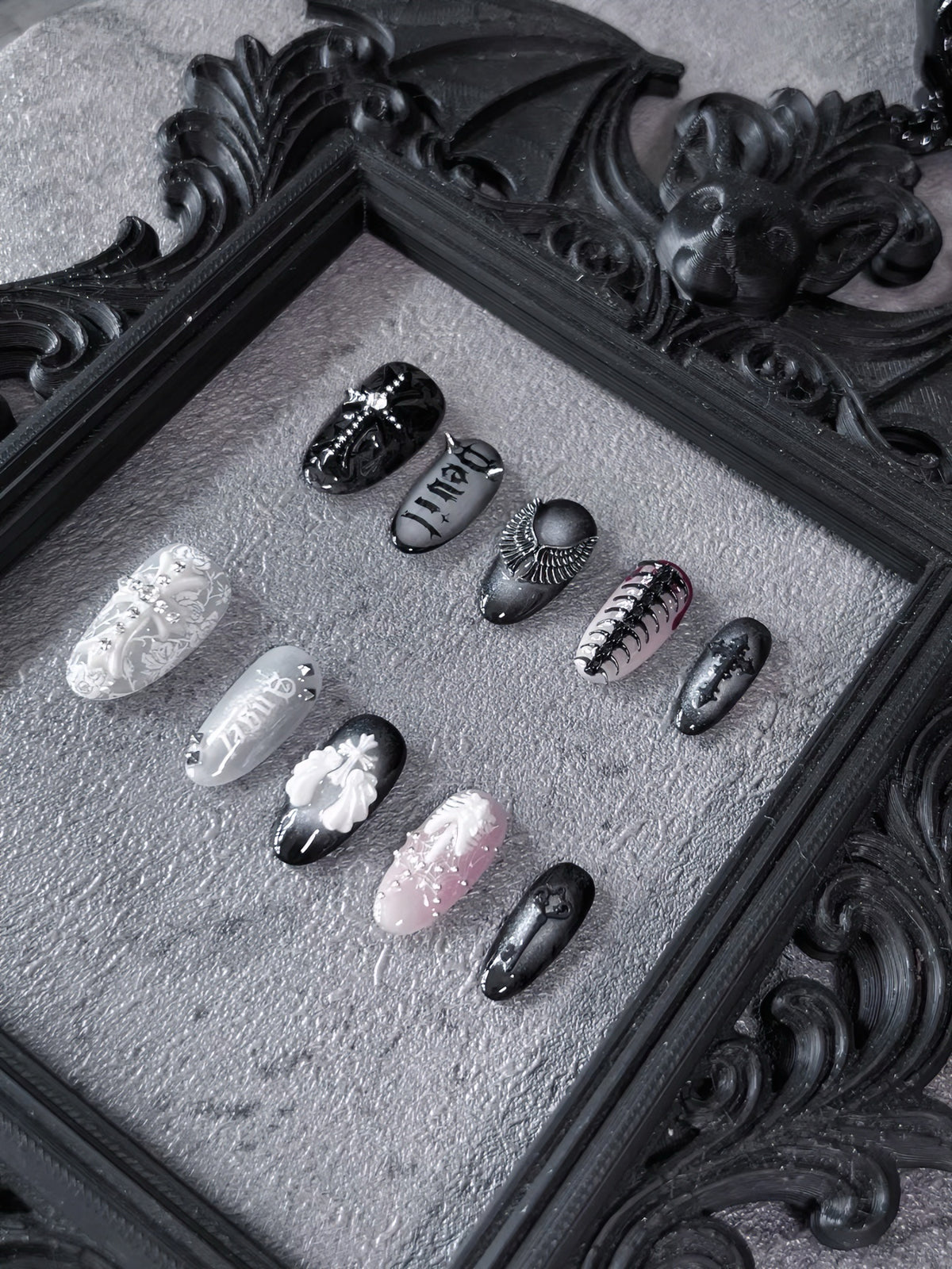 Handmade Short Press‑on Nails ｜
Bat‑Wing Reverie