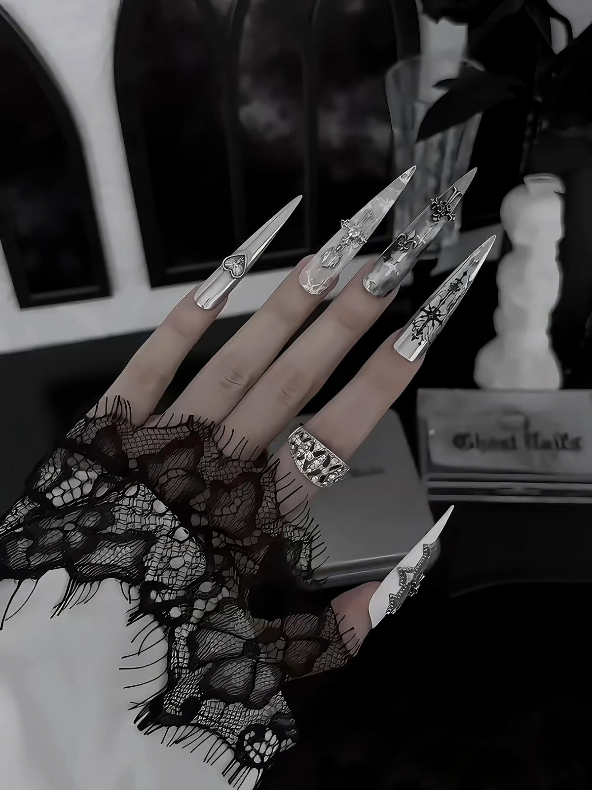 Handmade Stiletto Press‑on Nails ｜Dark Spire