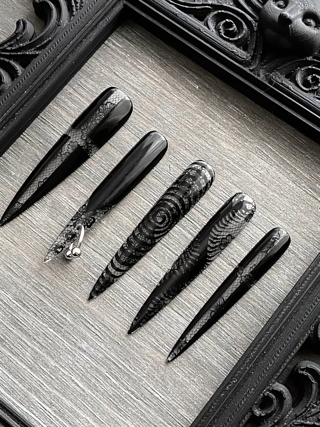 Handmade Stiletto Press‑on Nails ｜Phantom Lace