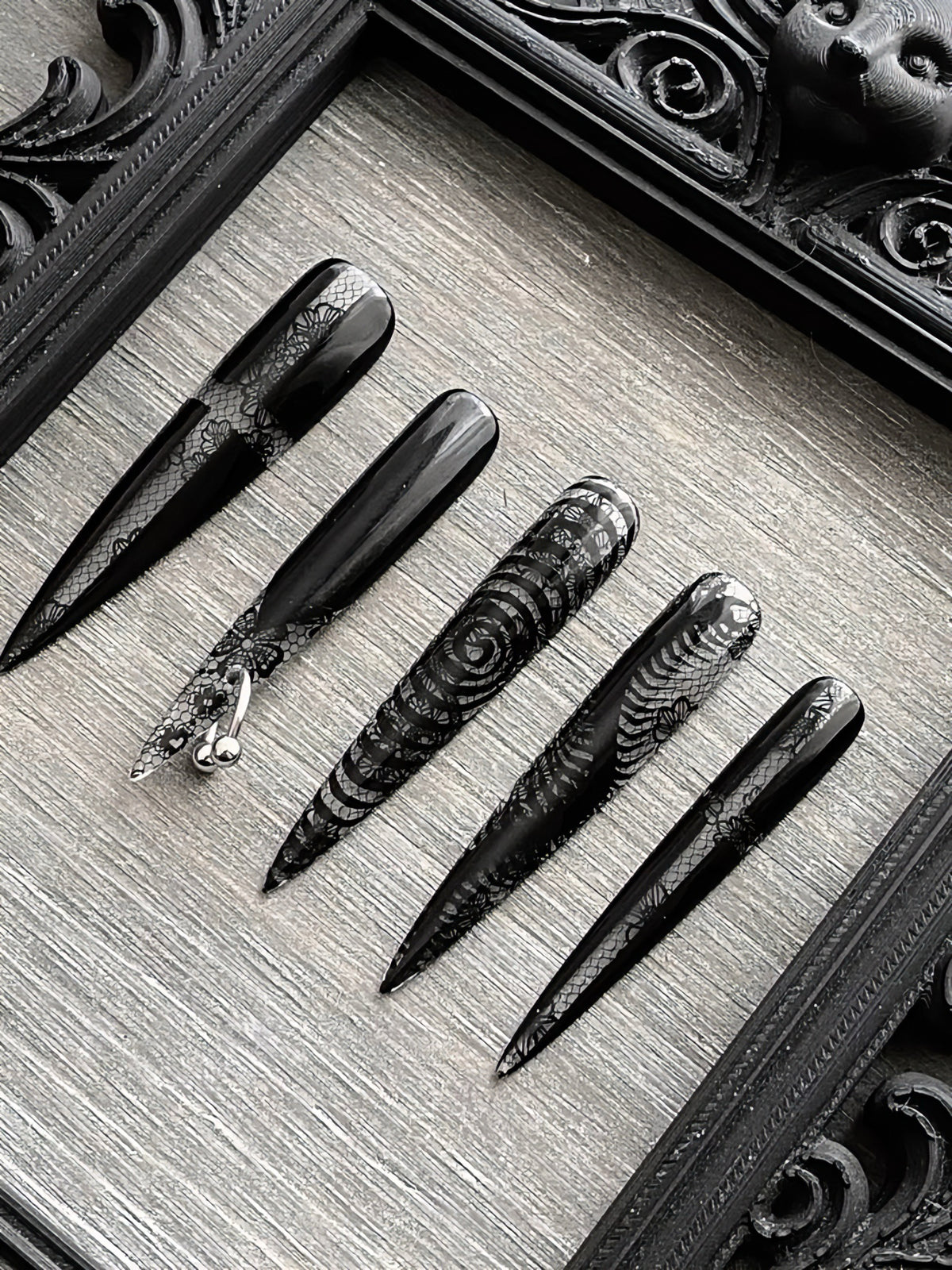 Handmade Stiletto Press‑on Nails ｜Phantom Lace