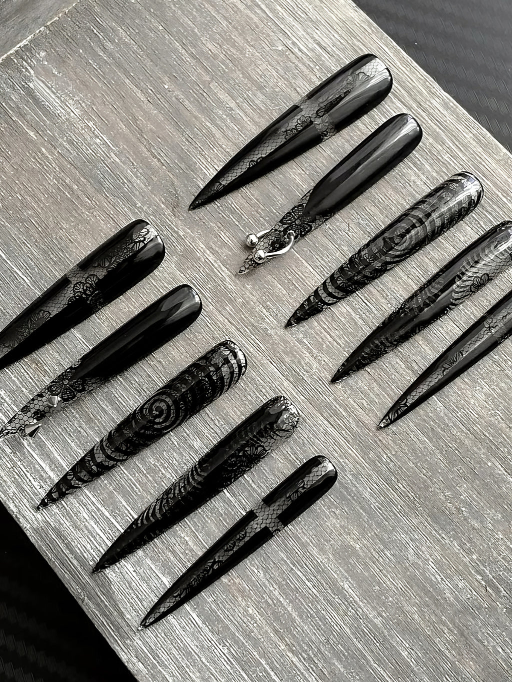 Handmade Stiletto Press‑on Nails ｜Phantom Lace
