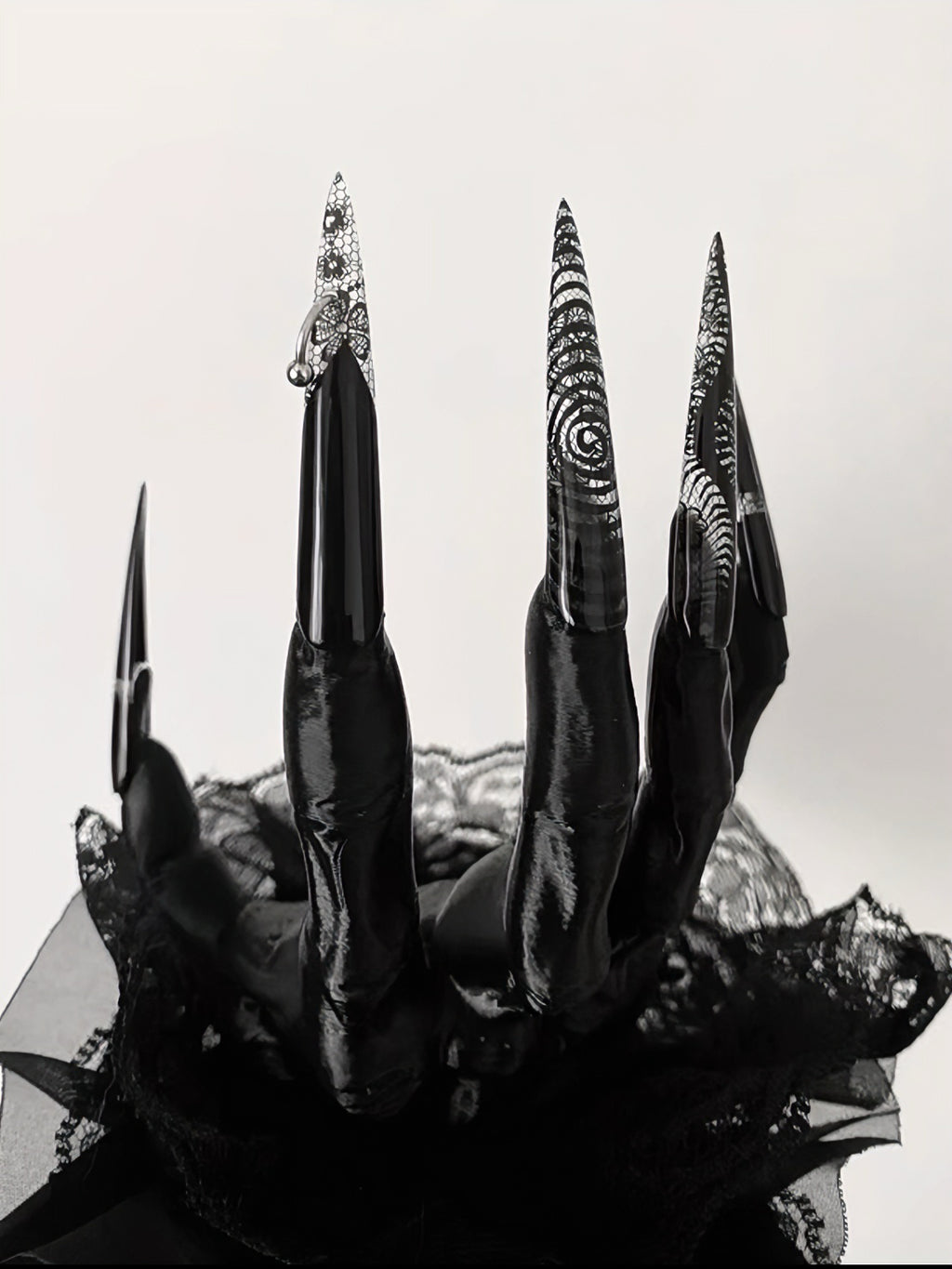 Handmade Stiletto Press‑on Nails ｜Phantom Lace