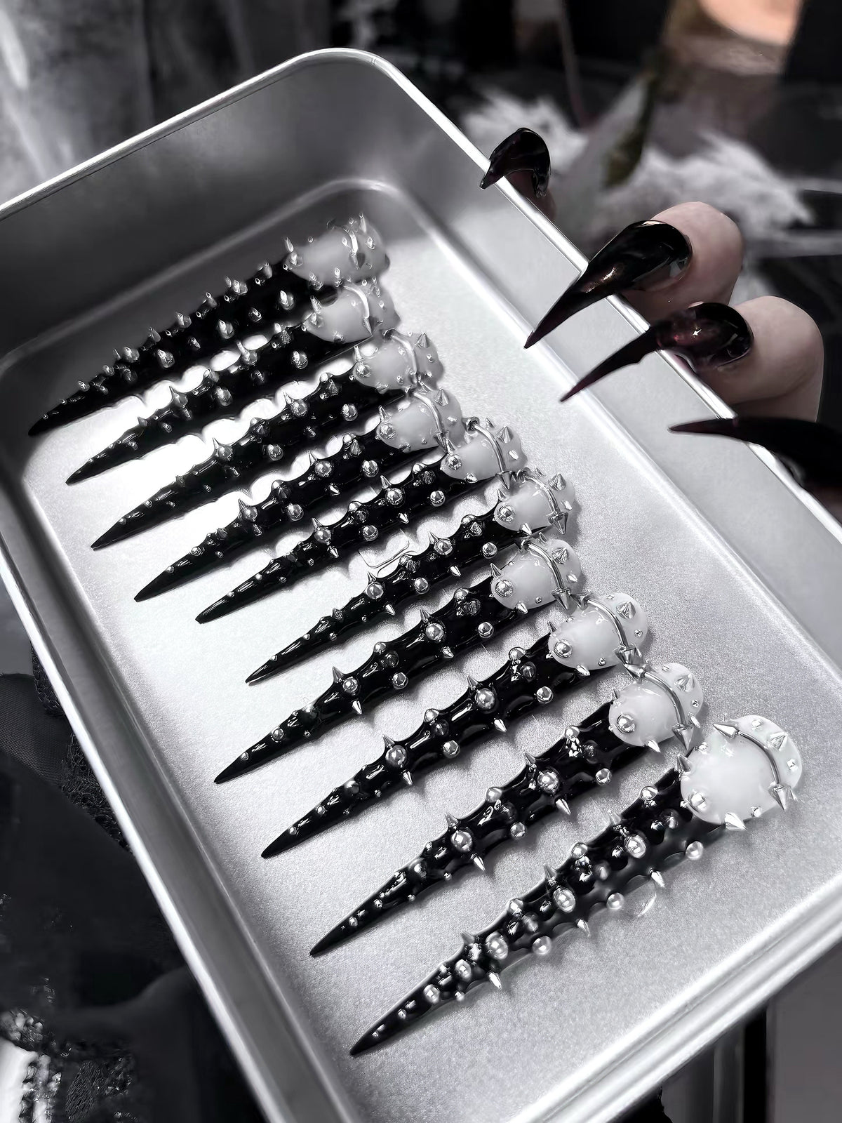 Handmade Stiletto Press‑on Nails｜ Spine Of Night