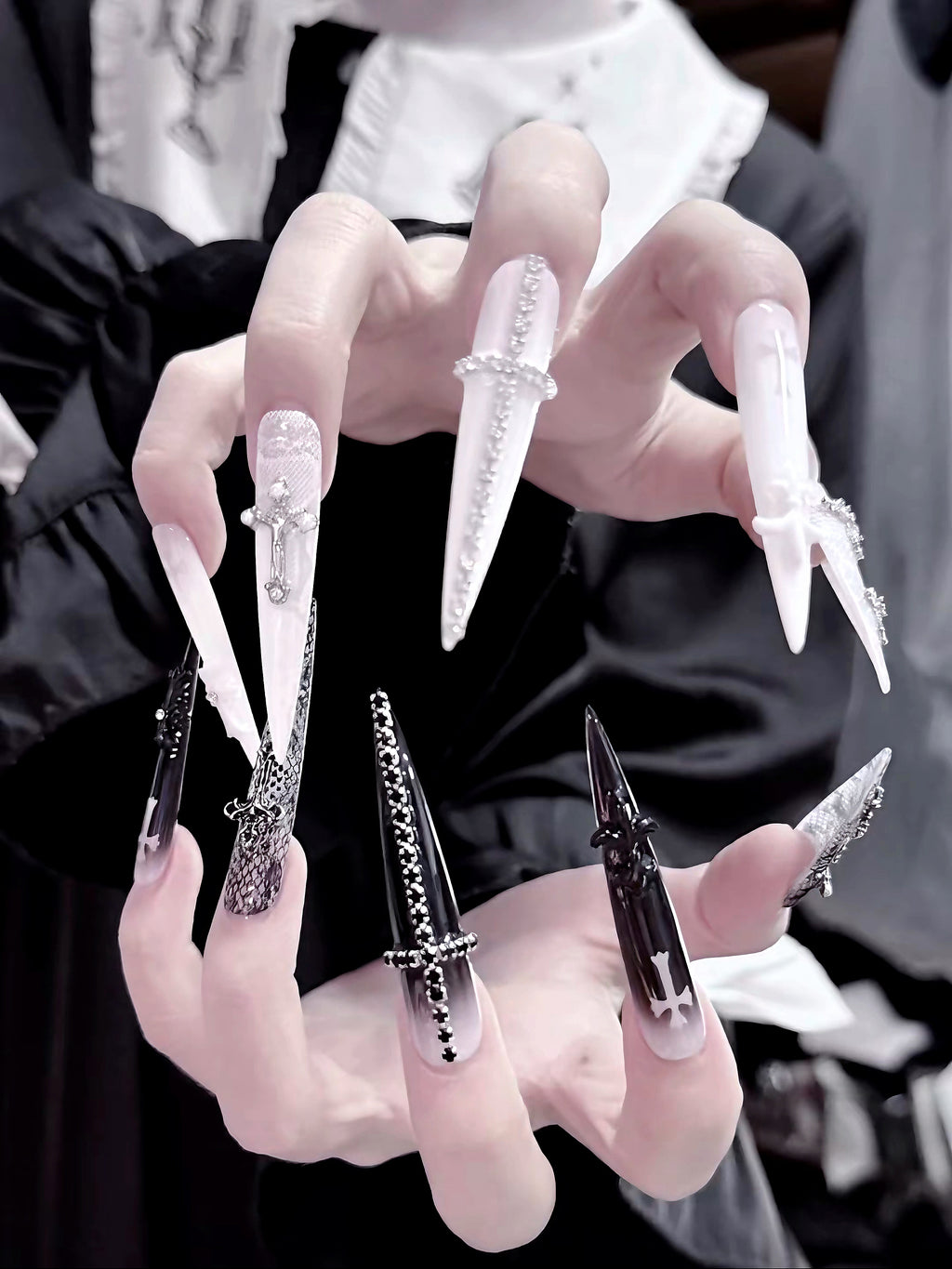Handmade Stiletto Press‑on Nails ｜Black & White Angel