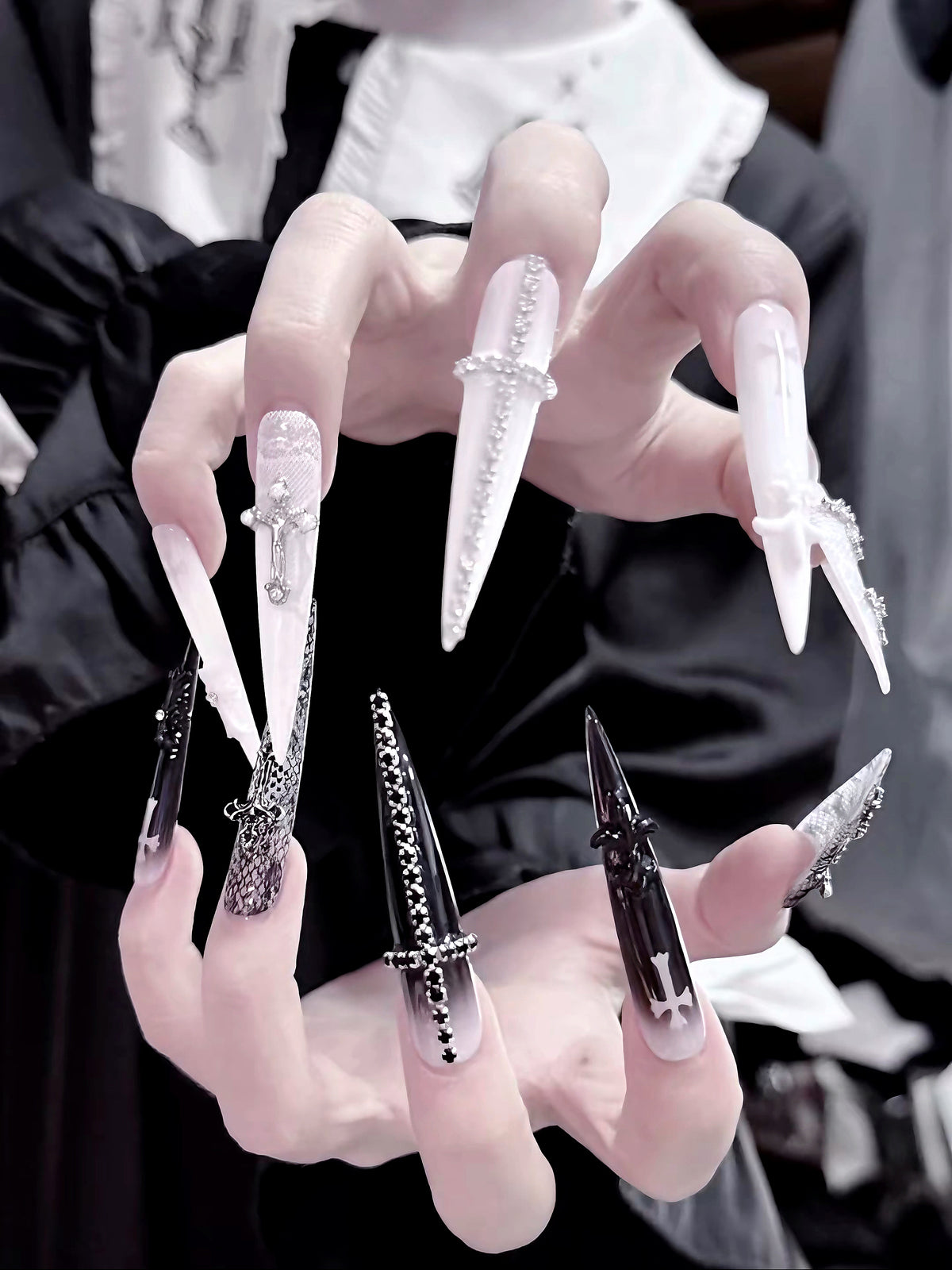 Handmade Stiletto Press‑on Nails ｜Black & White Angel