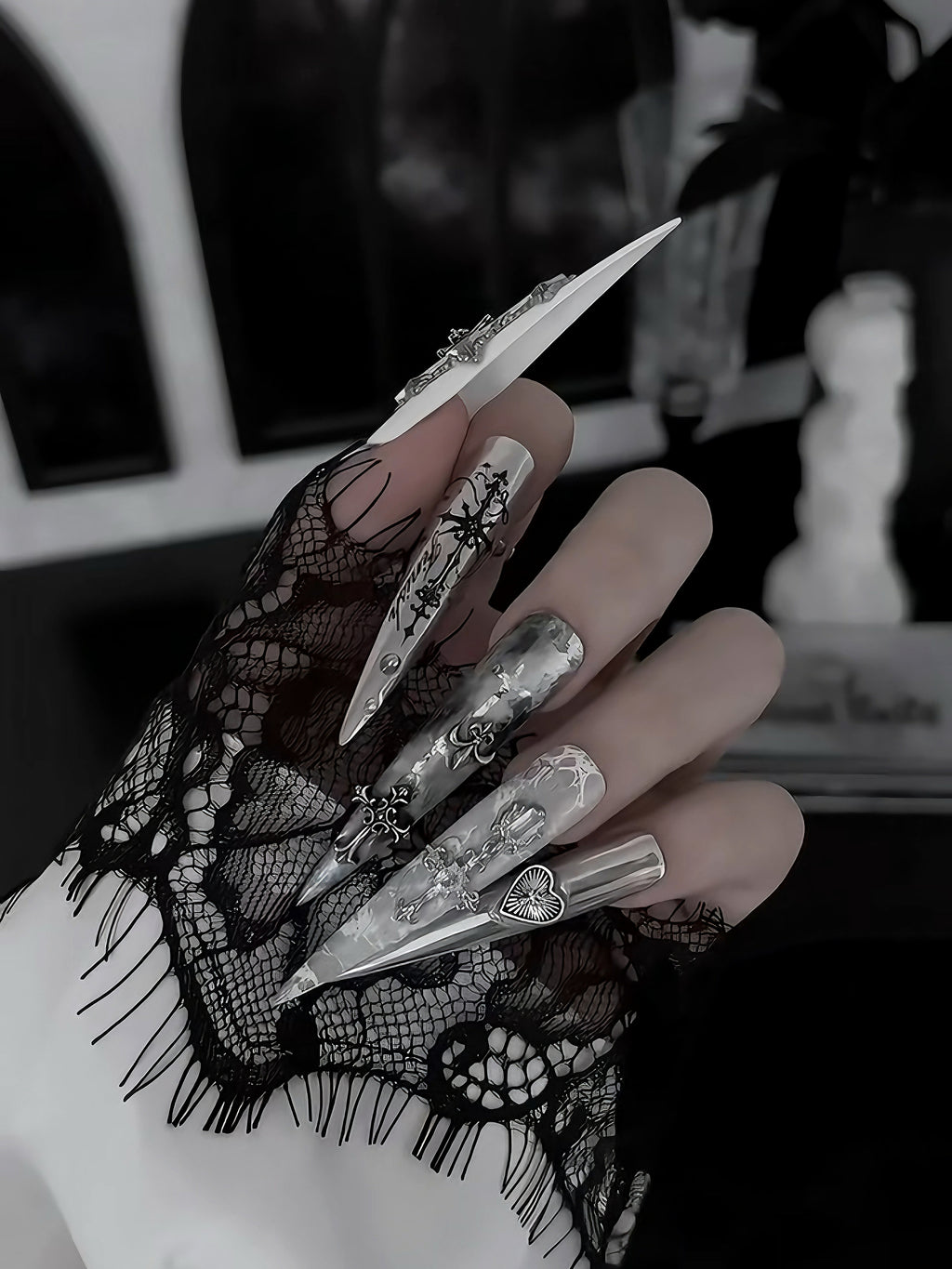 Handmade Stiletto Press‑on Nails ｜Dark Spire