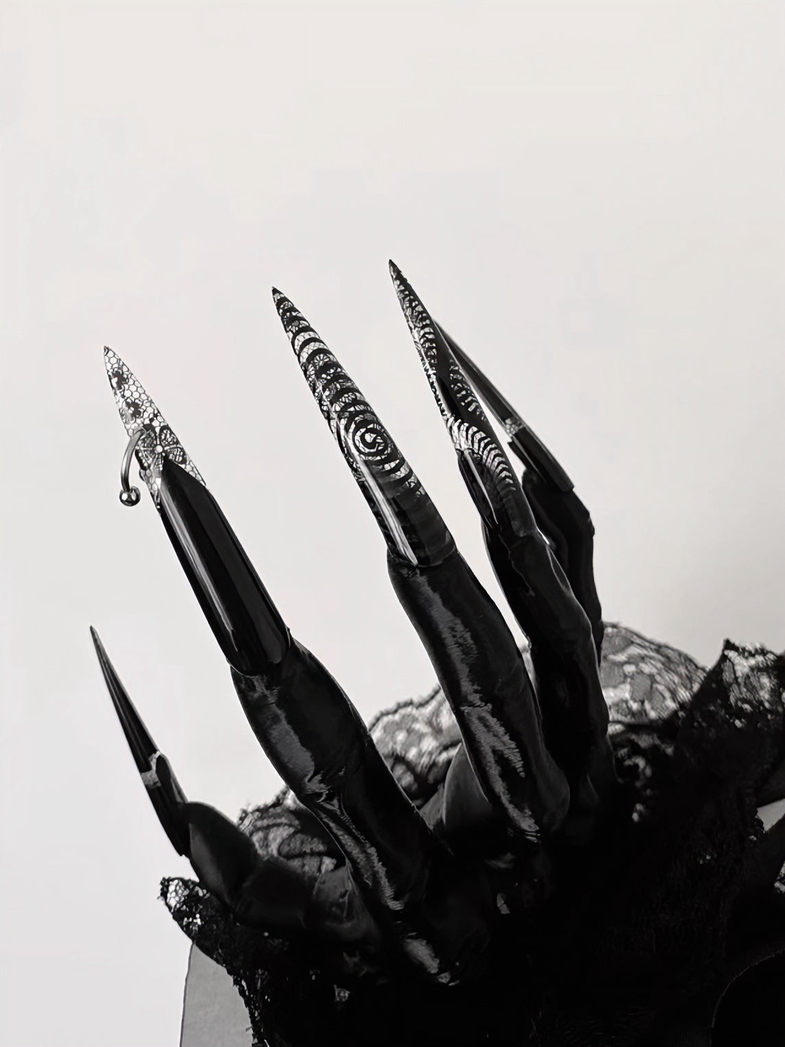 Handmade Stiletto Press‑on Nails ｜Phantom Lace