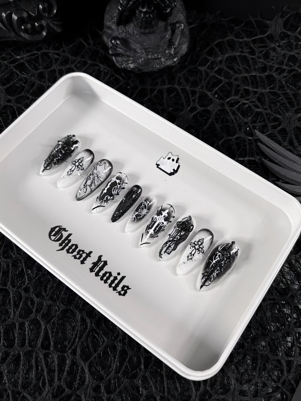 Handmade Short Press‑on Nails ｜Obsidian Lullaby